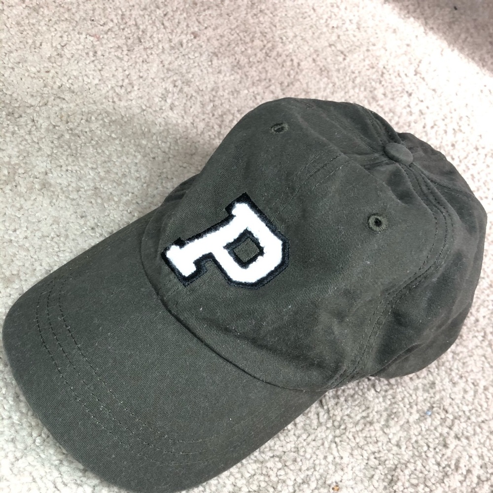 VS PINK HAT